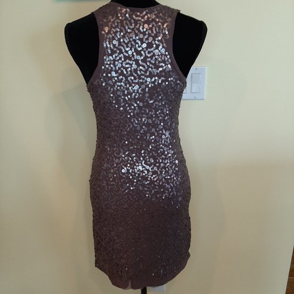 Excellent condition!  Stunning Max Studio Plum Sequin Bodycon Tank Dress - Picture 2 of 10